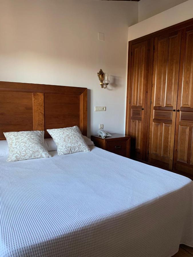 Hotel La Villa Requena Esterno foto